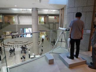 Telescope pointed at Takahiro Iwasaki, Out of Disorder (Media Tower), 2011. Photography William Andrews. Courtesy the artist and ARATANIURANO. 